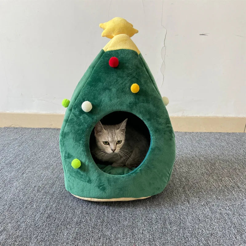 Christmas Tree Shaped Cat Bed - Cozy Winter Cave for Cats and Small Dogs, Festive Holiday Accessory