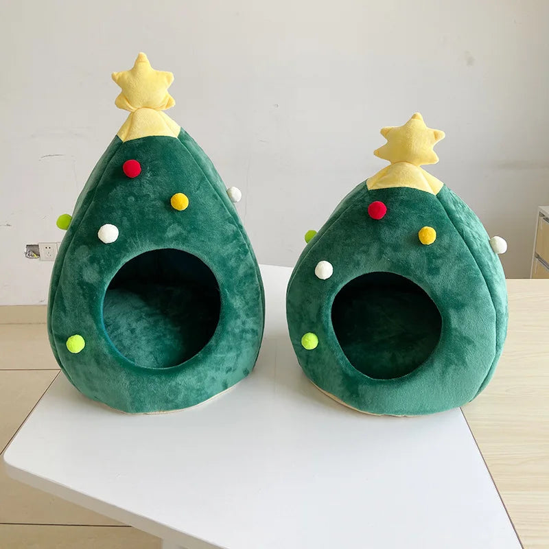 Christmas Tree Shaped Cat Bed - Cozy Winter Cave for Cats and Small Dogs, Festive Holiday Accessory