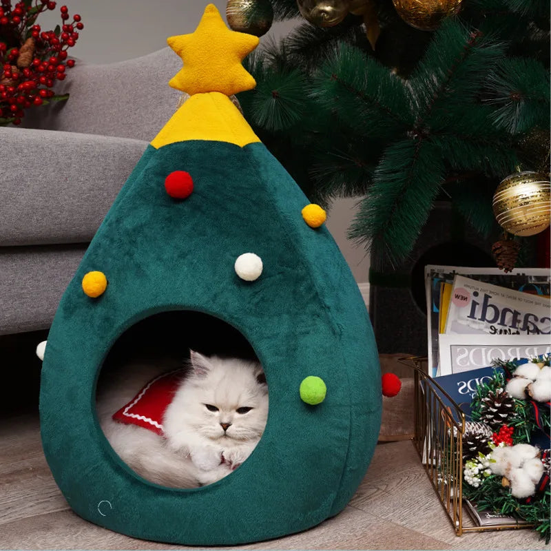 Christmas Tree Shaped Cat Bed - Cozy Winter Cave for Cats and Small Dogs, Festive Holiday Accessory